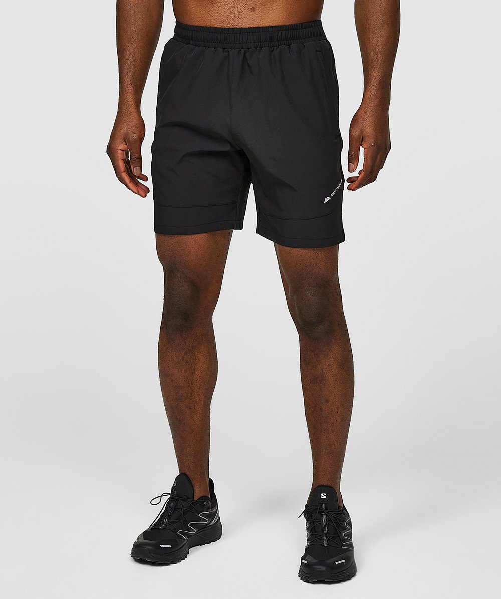 Form Woven Running Short | Black | Monterrain